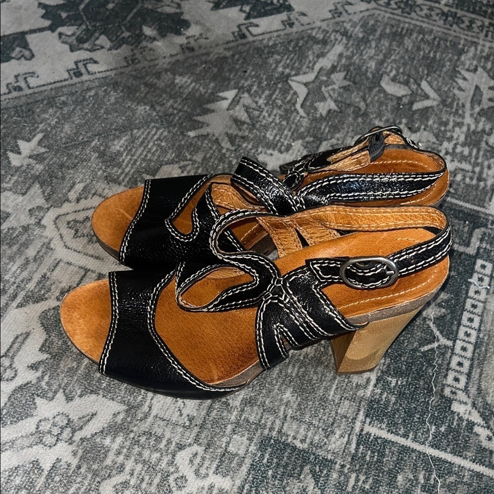 Naya women’s Black and Tan chunky bamboo Heels sandals size 7